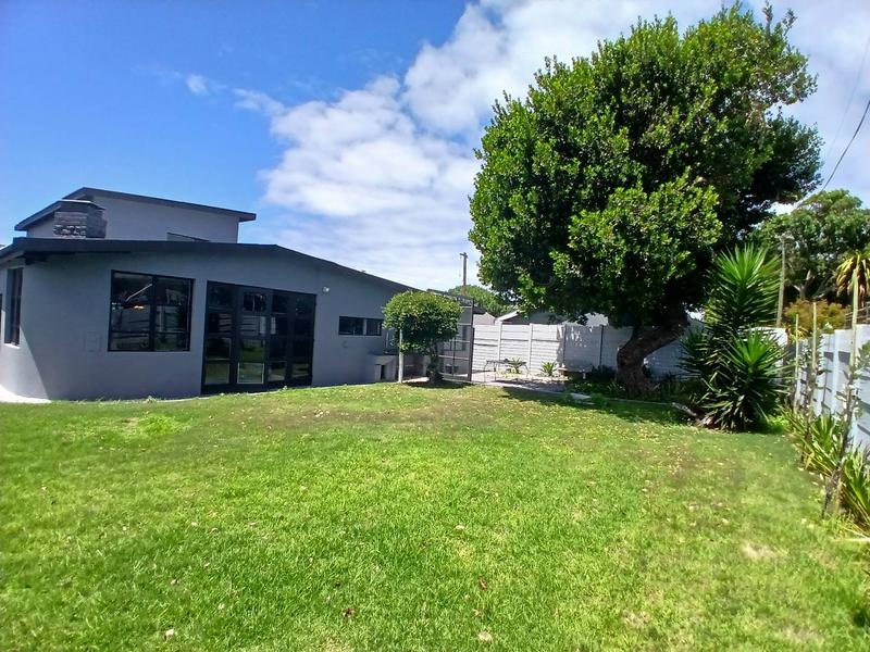 5 Bedroom Property for Sale in Stilbaai Wes Western Cape